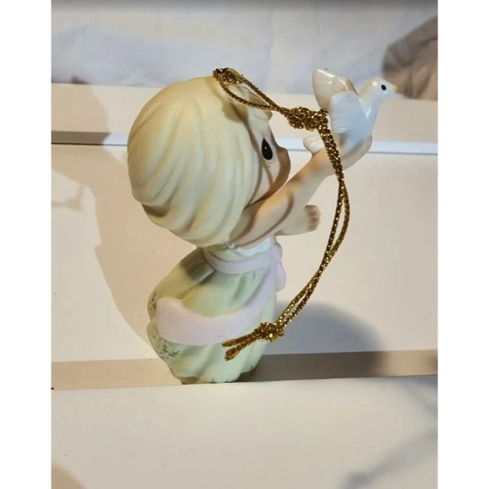 Precious Moments Christmas Ornament 810002 “Blessings of Peace to You” w/Box